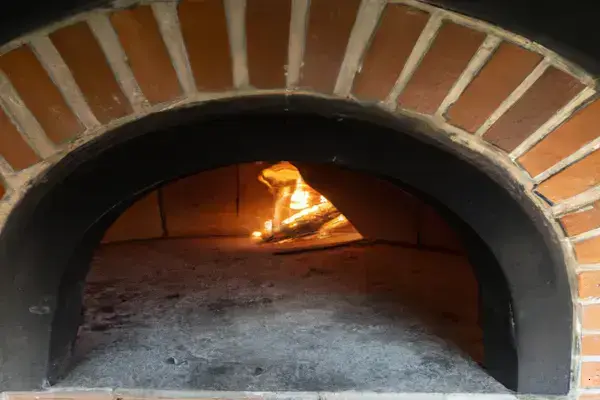 耐火構造を持つピザ窯の特徴